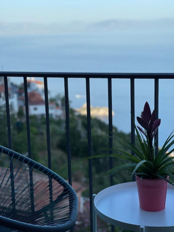 Seaview Apartments Фуроре Экстерьер фото